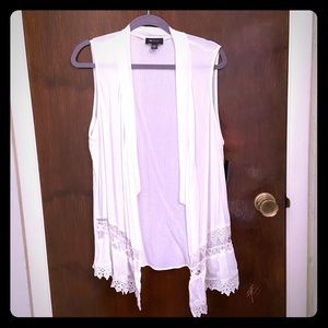 AB Studio gauzy vest with lace detail women’s L